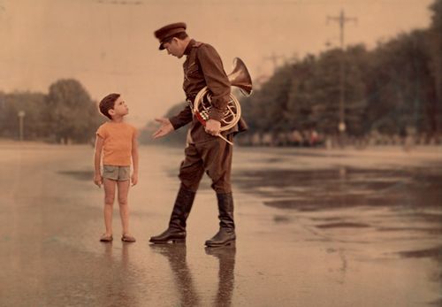 Фильм «Человек идет за солнцем»