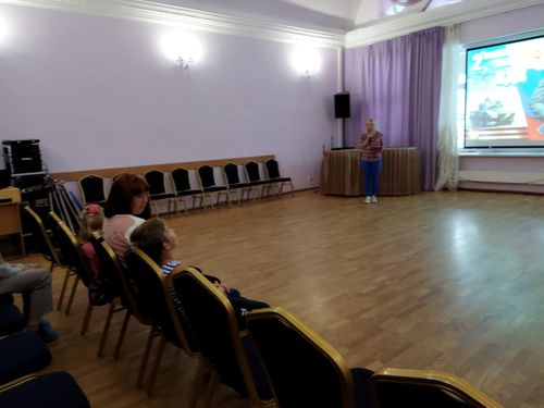 Познавательно-игровая программа "Под крылом самолета"
