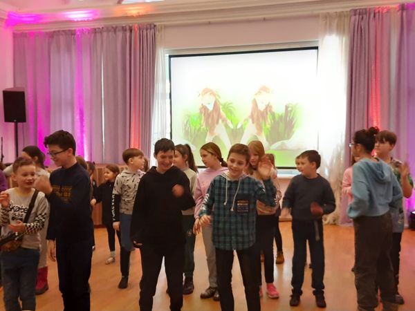 Развлекательная программа для детей и родителей «Ура! У нас каникулы»