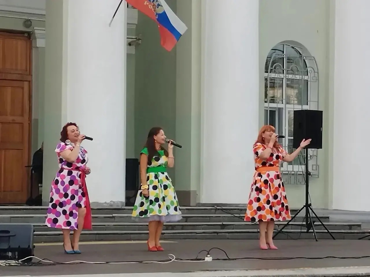 Музыкально-танцевальная программа «Мелодии лета» 