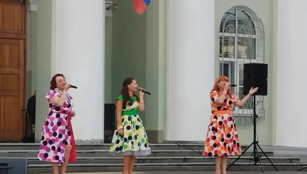 Музыкально-танцевальная программа «Мелодии лета» 